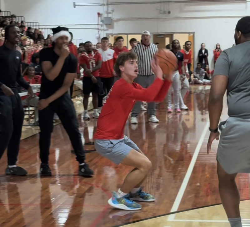 SJC Pep Rally celebrates successful fall sports season with student-faculty basketball game