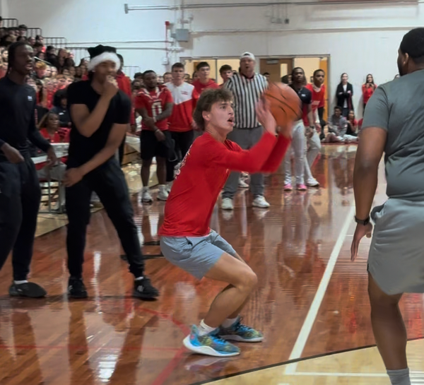 SJC Pep Rally celebrates successful fall sports season with student-faculty basketball game