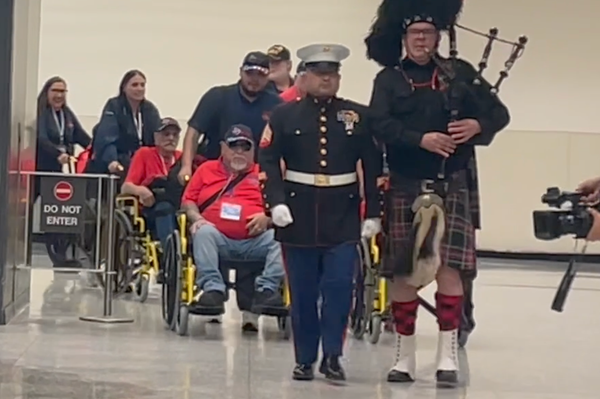 Boys Lacrosse participates in Honor Flight